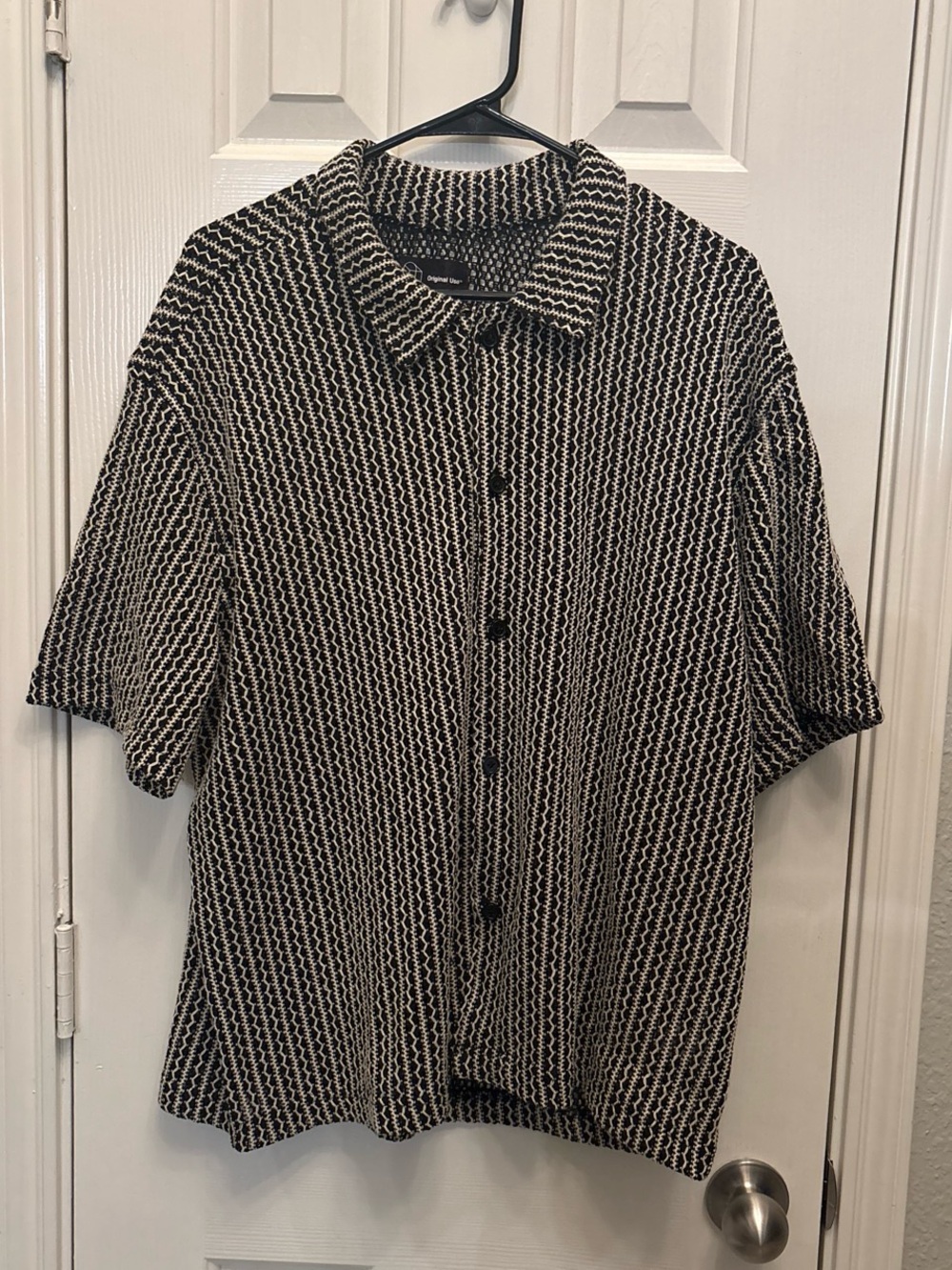 Men's Black & Crème original User Crochet Patterned Short-Sleeve Button Shirt